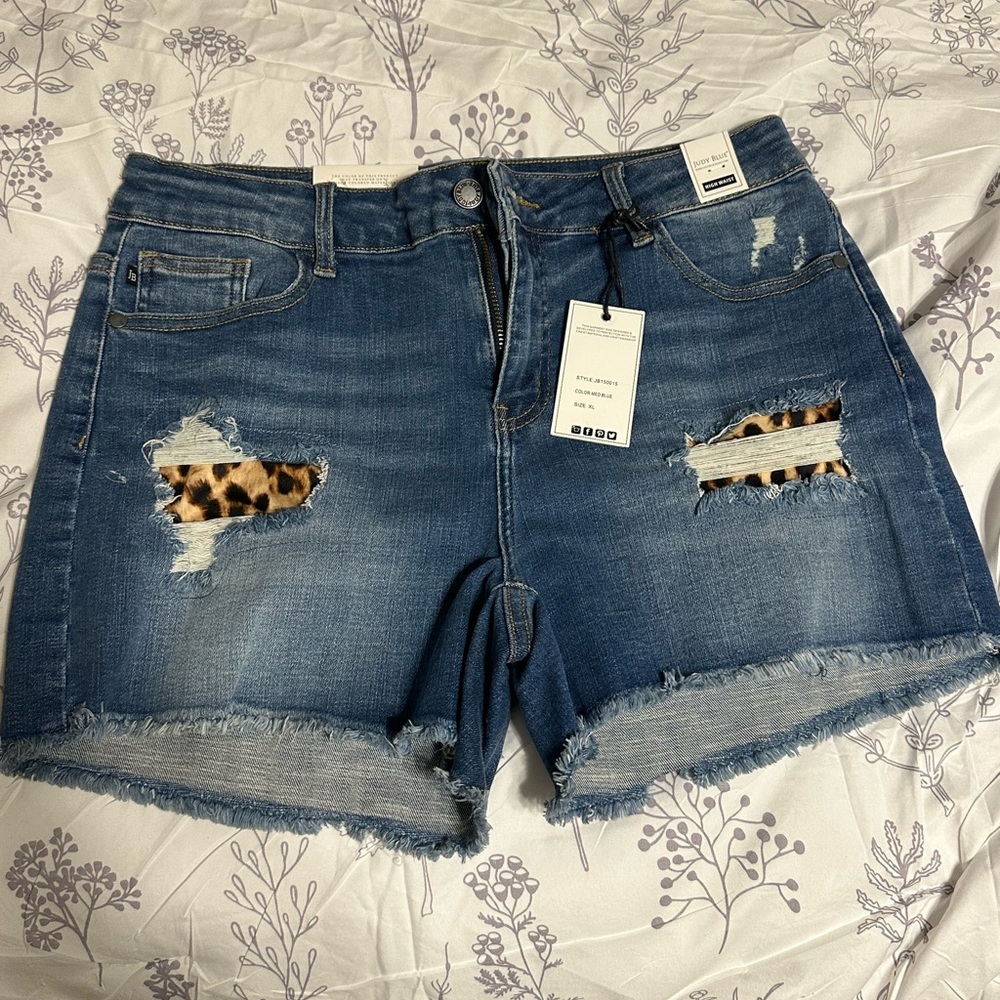 Judy Blue Blue Distressed Denim Shorts with Leopard